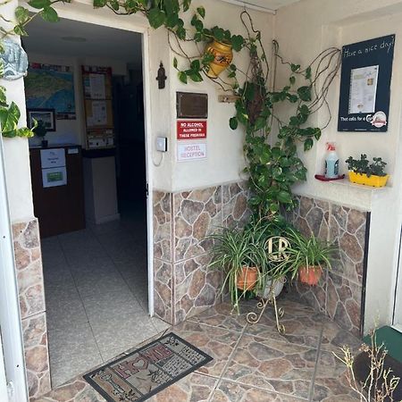 Emile Youth Hostel Gibraltar Ngoại thất bức ảnh