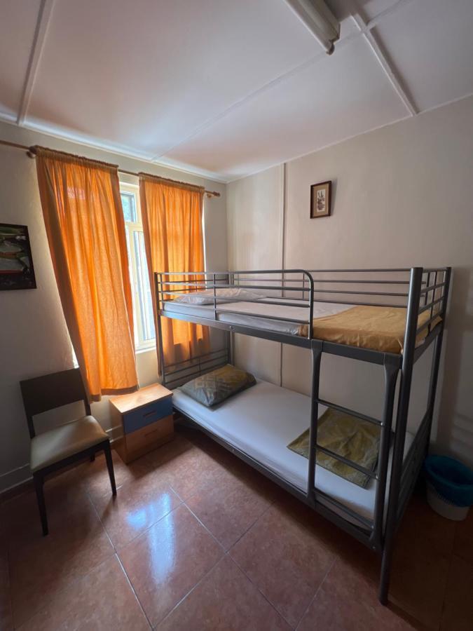 Emile Youth Hostel Gibraltar Ngoại thất bức ảnh