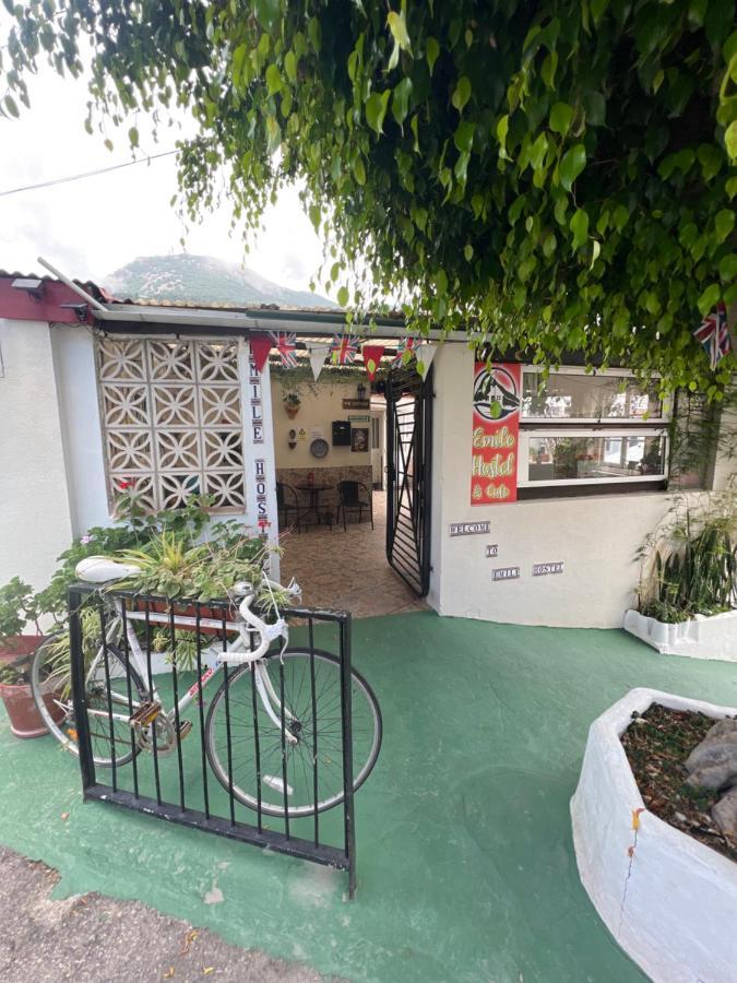 Emile Youth Hostel Gibraltar Ngoại thất bức ảnh